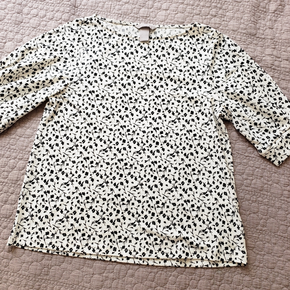 H&M Black+White Floral Half Sleeve Top Size S